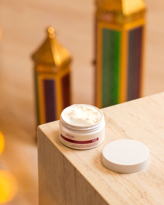 كريم الهايرولينك اسيد (HA)Silky Face Cream With Hyaluronic Extract